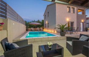 Stunning Home In Kras